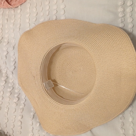 Beach hat - Picture 3 of 3